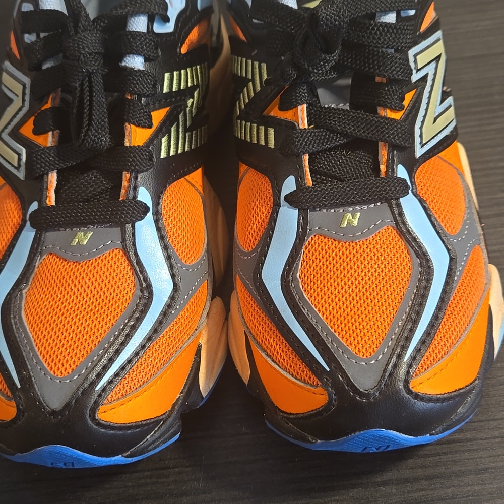 New Balance 9060 "Sun Glow" Youth Size 6(womens 7.5) -preouwned - Picture 4 of 8